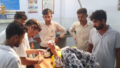 रामपुर: मिलक मोहिबुल्ला में मामूली सी बात को लेकर एक युवक ओर एक यूबती को   अपने पिता समेत 4 भाइयों के साथ मिलाकर पीटा