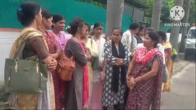 ललितपुर: जखौरा में तैनात स्वास्थ्य विभाग के बीपीएम के स्थानांतरण को रोके जाने के लिए एएनएम महिलाओं ने DM को दिया प्रार्थना पत्र