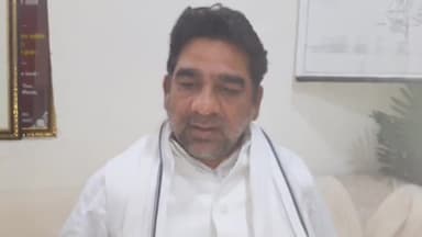 रामपुर: बिलासपुर गेट स्थित आवास से AAP नेता मामून शाह खान ने ज़िला अस्पताल में चिकित्सकों की कमी का मुद्दा उठाया