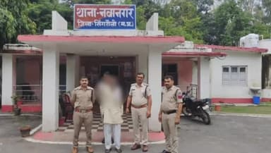 सिंगरौली: नवानगर पुलिस ने 6 माह से फरार चल रहे स्थाई वारंटी को घोरौली कला से किया गिरफ्तार