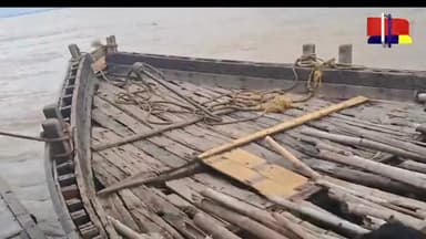 कशिमचक विद्यालय के TRR 1 के एक शिक्षक नासरीगंज घाट पर नाव पे चढ़ने के क्रम में गंगा में डूबे।
#दानापुर