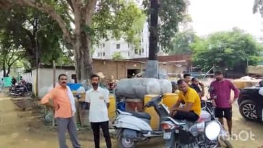 लखीमपुर: मीरपुर गांव में चारा काट रही महिला के साड़ी का पल्लू इंजन में फसने से हुई घायल, इलाज के लिए जाते समय रास्ते में हुई मौत