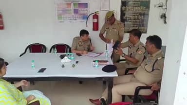 रामपुर: पुलिस अधीक्षक और अपर पुलिस अधीक्षक ने रिजर्व पुलिस लाइन के स्ट्रांगरूम का औचक निरीक्षण किया अफसर को दिए जरूरी निर्देश