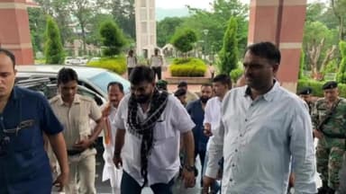 हज़ारीबाग: हजारीबाग में होल्डिंग टैक्स बढ़ोतरी व जगह-जगह पार्किंग के संदर्भ में नगर विकास मंत्री से मिले विनोद कुशवाहा।