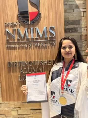 जोबट: शहर की होनहार बेटी सुनिधि ने विशिष्ट पाठ्यक्रम में हासिल किया गोल्ड मेडल