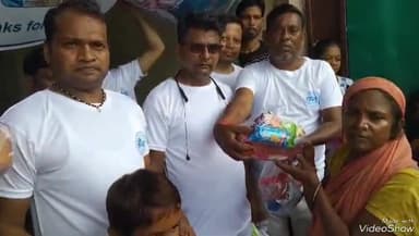 खबर औरैया से समाज सेबी संस्था ASO ने बच्चों को वितरित की खाद्य सामग्री