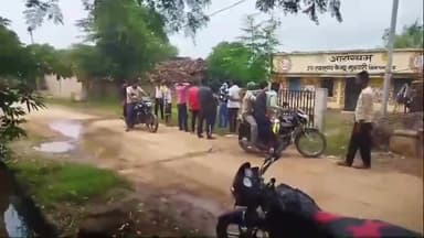 गुनौर: शासकीय कार्यालय उप स्वास्थ्य केंद्र मुडबारी में लगे हरे भरे वृक्षों की करवाई गई कटाई