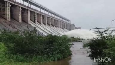 धौलपुर: पार्वती  बांध के खुले 10 गेट निचले इलाकों में अलर्ट जारी