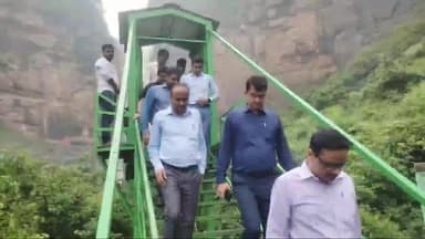 तिलौथू: CM के दौरे को लेकर तुतला भवानी धाम का DM- SP ने किया दल बल के साथ निरीक्षण,अधिकारियों को दिए अहम निर्देश