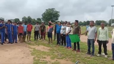 धौलपुर: राष्ट्रीय खेल दिवस सप्ताह के अंतर्गत मेला ग्राउंड में दौड़ का हुआ आयोजन