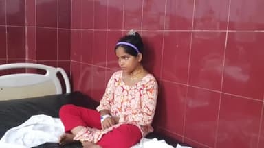 रामपुर: खोद चौराहे के पास बाइक पर बैठी किशोरी का दुपट्टा बाइक के पहिए में फंसा, किशोरी हुई घायल