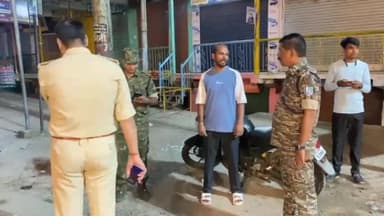 गिरिडीह: नगर थाना क्षेत्र के बड़ा चौक में पुलिस ने शराब पी कर वाहन चलाने वालों की जाँच की, नगर थाना प्रभारी रहे मौजूद