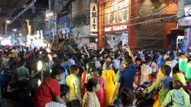 फिरोज़ाबाद: फ़िरोज़ाबाद शहर में भगवान श्री  कृष्ण जन्माष्टमी शोभायात्रा बड़ी धूमधाम से निकाली गयी