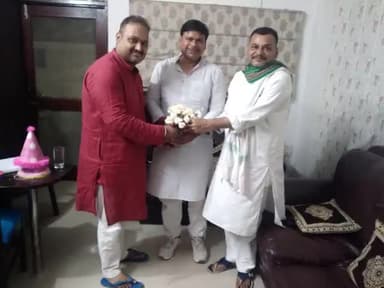 लखनऊ प्रवास के दौरान प्रसिद्ध व्यवसाई तेज प्रताप सिंह जी के यहां सम्मानित होने का मौका मिला। पूर्व चेयरमैन कॉपरेटिव बैंक कुंवर कमलेश सिंह के साढू द्वारा बिहार से आए हुए जदयू के साथियों का स्वागत हुआ। #महर्षिविश्वामित्रफाउंडेशन #बक्सर #reels