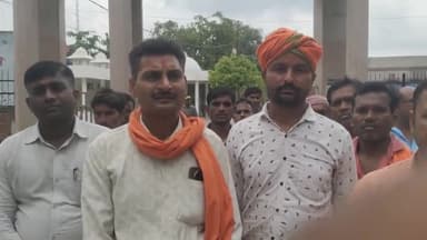 हिंदू संगठन ने प्रदर्शन कर डीएम कार्यालय में सौंपा ज्ञापन जल्द देखें पूरी खबर