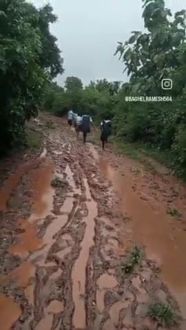 बड़ा गुडा मोहला भारी सेमल तहसील जोबाट जिला आलीराजपुर मध्यप्रदेश ग्रामीण को स्कूल ,बाजार ,तहसील आने जाने का रास्ता
