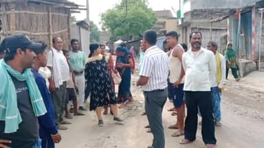 जोगापट्टी: मच्छरगावां मे एतिहासिक कंस बध मेले को लेकर नगर पंचायत में साफ सफाई का कार्यपालक पदाधिकारी और अध्यक्ष ने किया निरीक्षण