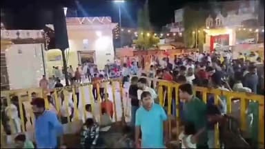 गुनौर: पंन्ना के  भगवान श्री जुगल किशोर मंदिर के विशाल भंडारा में हजारों लोगों ने किया प्रसाद ग्रहण