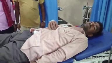 आरा: पवार गांव के समीप नाथ बस के कंडेक्टर को सीट को लेकर जमकर की गई पिटाई घायल कंडेक्टर को अस्पताल में कराया गया भर्ती