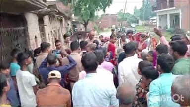 कुंडा: महंगू का पूरवा कुसाहिलडीह गांव में हुई मारपीट में घायल किशोरी की 5 माह बाद मौत,परिजनों ने किया अंतिम संस्कार से इंकार