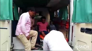 मिर्ज़ापुर: कटरा कोतवाली के शिवाला महंत के पास बाइक पर सवार दो लोग अनियंत्रित होकर गिरे दोनों घायल ट्रामा सेंटर में इलाज जारी