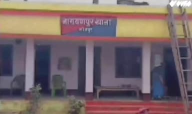 अगिआंव: भलुनी गांव से 18 लीटर देसी शराब के साथ एक धंधेबाज गिरफ्तार