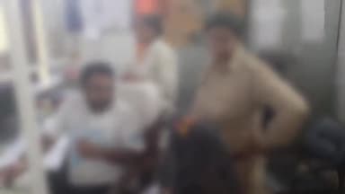 हाथरस: सदर कोतवाली क्षेत्र के एक मोहल्ला से बहला फुसलाकर युवक द्वारा ले जाई गई युवती को पुलिस ने 24 घंटे के भीतर की दस्तयाब