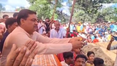 बरखेड़ा नगर पंचायत अध्यक्ष श्याम बिहारी भोजवाल ने सिरसा सरदाह मेले में आयोजित दंगल का फीता काट कर किया शुभारंभ।