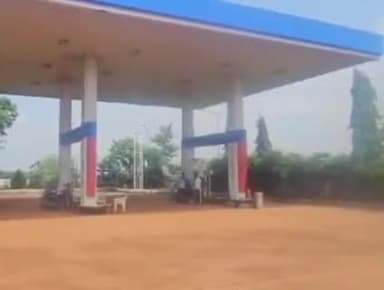 मंदिर हसौद थाना क्षेत्र अंतर्गत चीचा चौक स्थित पेट्रोल पंप में अज्ञात लोगों ने एक व्यक्ति और उसके साथी से की मारपीट।