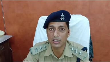 ललितपुर: चीरा कबूतरा डेरा पर आबकारी व पुलिस टीम द्वारा की गई संयुक्त कार्रवाई की सीओ सदर अभय नारायण राय ने दी जानकारी