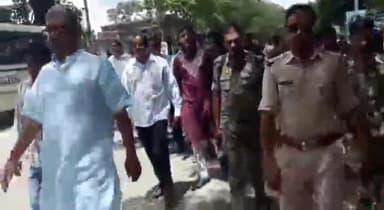 कोलेबिरा: कोलेबिरा पहुंचे सांसद कालीचरण मुंडा, पैदल भ्रमण कर जनता से किए मुलाकात