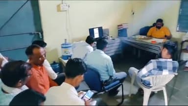 सारंगपुर: सारंगपुर पशु चिकित्सालय में पशुओं की गणना के लिए पशुपालन विभाग द्वारा अधिकारी कर्मचारियों को दिया प्रशिक्षण