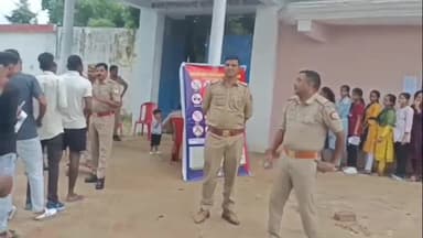 मंझनपुर: जिले में 11 केंद्रों पर पांचवे दिन आयोजित हुई पुलिस भर्ती परीक्षा, पुलिस बल के साथ डीएम व एसपी ने केंद्रों का लिया जायज़ा