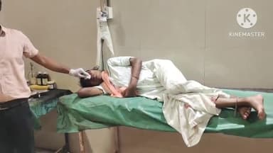 फिरोज़ाबाद: ब्रहमपुरी नई आबादी रहना में घर के बाहर बैठी महिला उसकी तरफ तेज रफ्तार से आते सांड से बचने को भागी, गिरकर गंभीर घायल