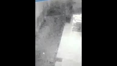 रोहनिया में घर के बाहर खड़ी बाइक हुई चोरी, घटना सीसीटीवी में कैद