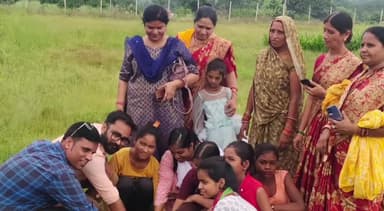 रैपुरा: महिला एवं बालविकास विभाग द्वारा राष्ट्रीय पोषण माह के शुभारंभ अवसर परएक पेड़ मां के नाम अभियान के तहतकिया गया वृक्षारोपण