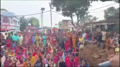 गिरिडीह: जागरूक जनता पार्टी की गिरिडीह विधानसभा प्रत्याशी अनीशा सिन्हा ने पचंबा समेत अन्य इलाकों में चलाया जनसमपर्क अभियान