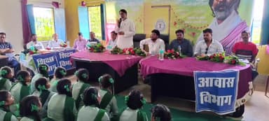 कोलेबिरा: बंबलकेरा में आपकी योजना आपकी सरकार आपके द्वार कार्यक्रम का किया गया आयोजन, विधायक प्रतिनिधि हुए शामिल