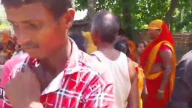 कुरसाकांटा: कुआडी़ थाना क्षेत्र में महिला ने फांसी लगाकर की आत्महत्या, परिजनों ने पति पर लगाया हत्या का आरोप।