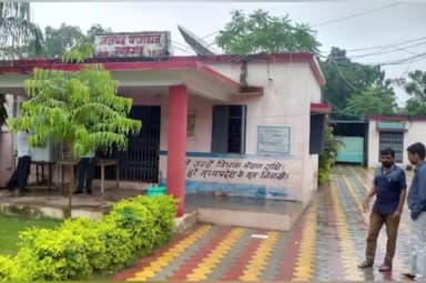 खातेगांव: ग्राम बचखल में बीते वर्ष बारिश की वजह से गिरे मकान का मुआवजा नहीं मिलने पर पीड़ित ने सीएम हेल्पलाइन पर की शिकायत