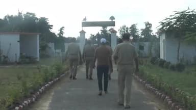 कैंपियरगंज: कैम्पियरगंज के फरेंदा रोड के पास जटायु गिद्ध संरक्षण केंद्र को लेकर तैयारी पूरी सीएम योगी 6 सितंबर को करेंगे उद्घाटन