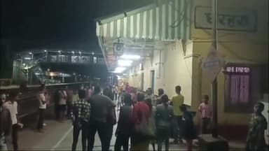 धरहरा: धरहरा रेलवे स्टेशन पर ट्रेन की चपेट में आने से बाल बाल बचा एक अज्ञात विक्षिप्त व्यक्ति ।