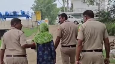 करनाल: करण लेक के पास नहर में बुजुर्ग महिला ने लगाई छलांग। गोताखोर ने निकाल कर किया पुलिस के हवाले।