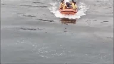 चित्तौड़गढ़: चित्तौड़गढ़ः गंभीरी नदी में कूदे युवक की नहीं मिली लाश सोमवार सुबह से ही गोताखोर की टीम ने चलाया सर्च ऑपरेशन