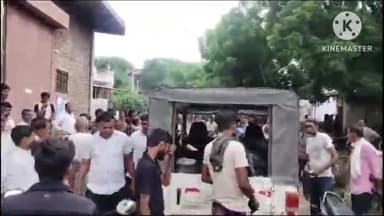 इंद्रगढ़: लाखेरी बस स्टैंड के पास शमशान घाट की चार दिवारी पर लगी लोहे की जालियां चोरी के आरोपियों को लोगों ने रंगे हाथों पकड़ा