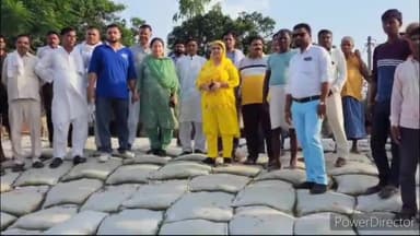 पटियाली: पूर्व विधायक जीनत खान ने पटियाली क्षेत्र में बाढ़ व कटान प्रभावित गांवों का किया दौरा, ग्रामीणों के जाने हालात