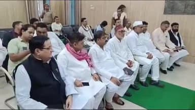 मुरादाबाद: सपा के जिला कार्यालय को नजरुल भूमि बात कर खाली करने के संबंध में, डीएम से मिलने पहुंचे पूर्व सांसद और मौजूदा विधायक