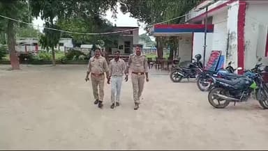 तिलहर: जैतीपुर पुलिस ने नाजायज तमंचे के साथ आरोपी को गिरफ्तार कर मुकदमा कायम किया।