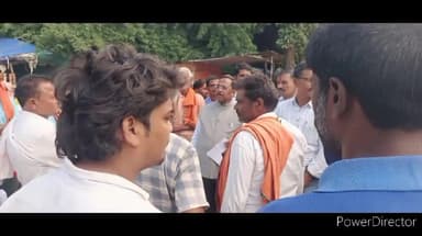 रामानुजगंज: ग्राम पंचायत देवगई मैं भेंट मुलाकात में कैबिनेट मंत्री राम विचार नेताम पहुंचकर ग्रामीणों की सुनी समस्या