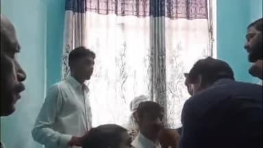 लंभुआ: लंभुआ CHC अधीक्षक ने खोया आपा,किसान संगठन से बोले 18 बार हुआ ट्रांसफर 1 बार और हो जाएगा मुझे नहीं है दिक्कत